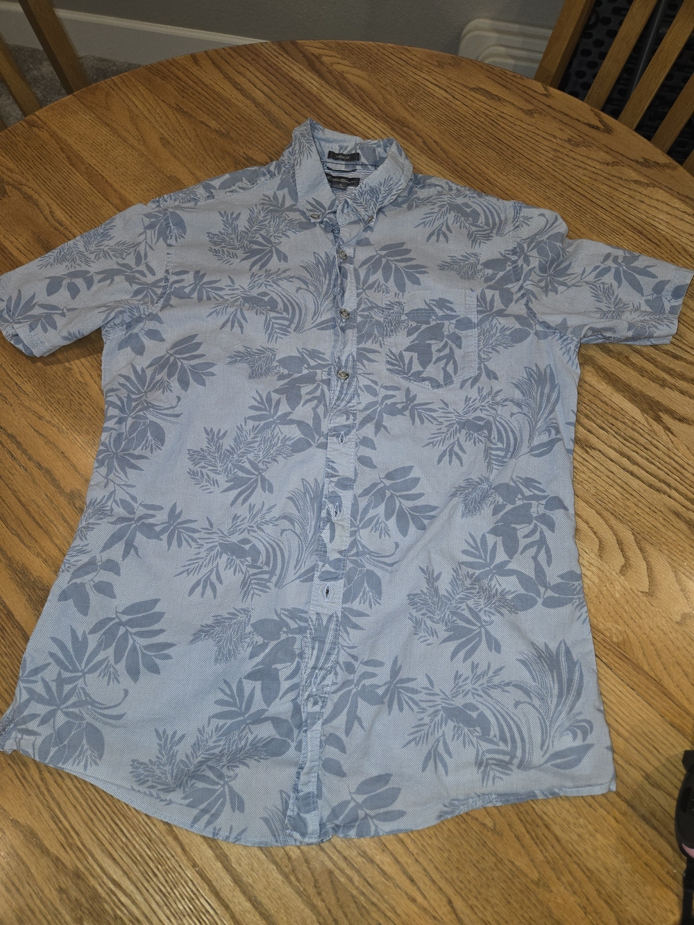 Eddie Bauer Men's Floral Button-Up Shirt Short Sleeve Classic Fit TL Pockets